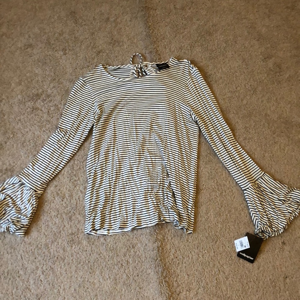 Super cute black and white long sleeved